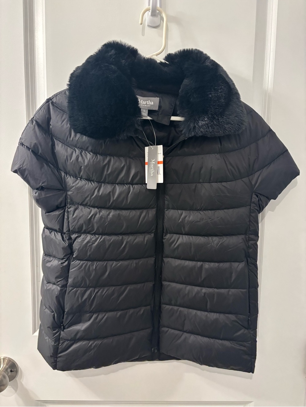 Martha Stewart Francesca Cap-Sleeve Down Puffer Vest in black, Small